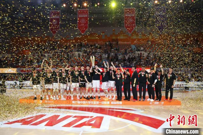 北京大学男篮以78比48大胜华侨大学，夺得CUBA全国