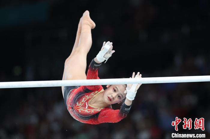 巴黎奥运女子体操资格赛：中国队以稳为主，周