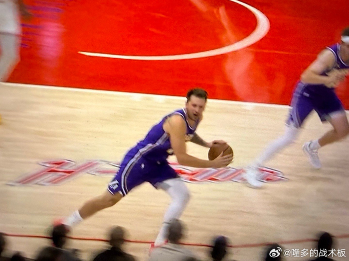 东契奇回应球迷挑衅言论 火箭对阵湖人赛况引热