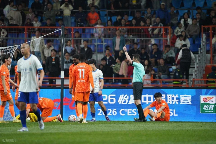 山东泰山0-4惨败云南玉昆 三大致命漏洞曝光