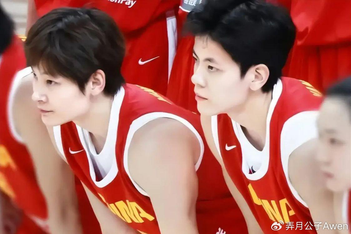 杨舒予接棒队长角色 世预赛表现引争议与期待