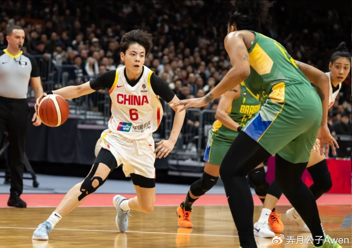 杨舒予接棒队长角色 世预赛表现引争议与期待