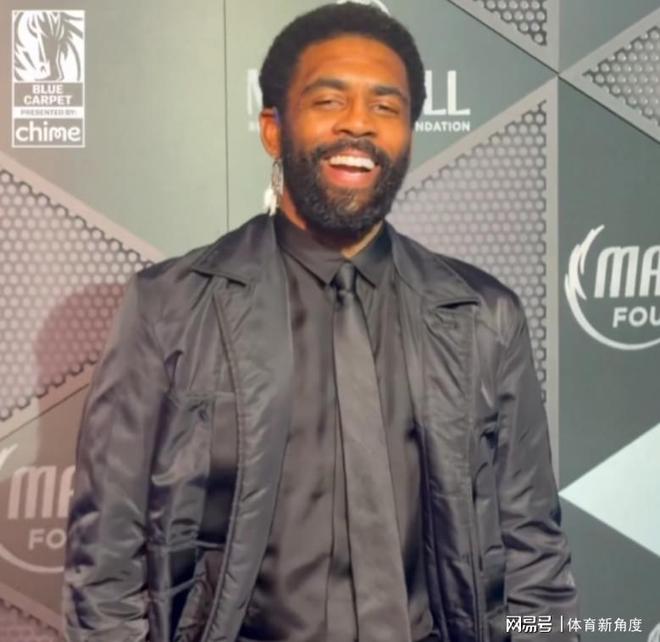 欧文养伤期间活跃现身联合活动 幽默调侃阿德巴