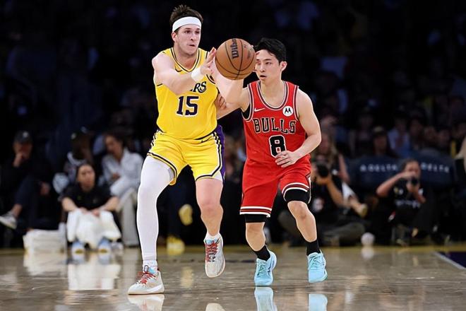 湖人142-130大胜公牛，里夫斯30+7助助球队登顶西