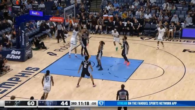 文班亚马单场7帽3断+15篮板创赛季新高 马刺大胜