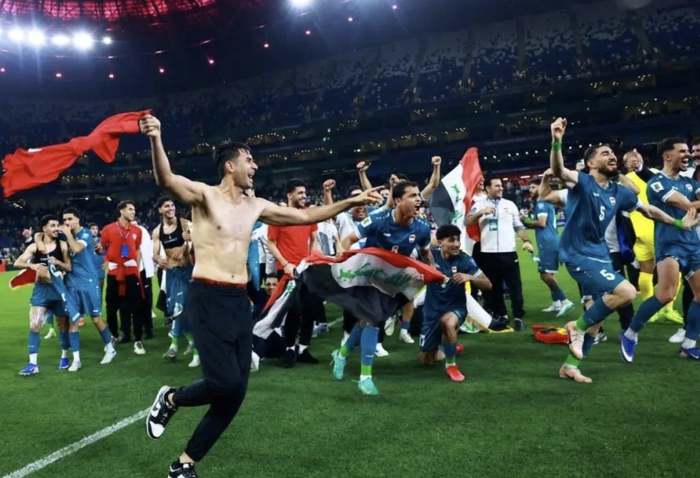 伊拉克男足40年首进世界杯 前主帅承诺跳楼引热