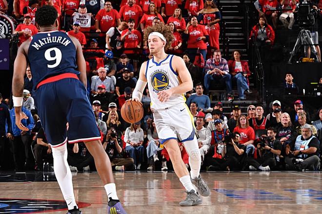 勇士逆转快船晋级季后赛 波杰姆斯基17+7助球队突